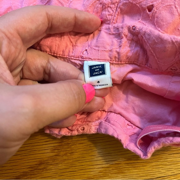 Janie and Jack pink shorts size 4T - Picture 5 of 5